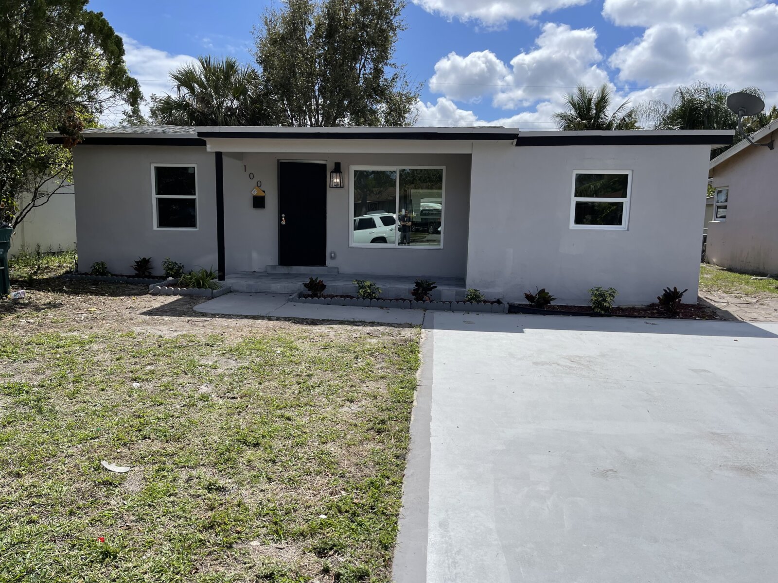 100 NE 56 St, Oakland Park, FL 33334