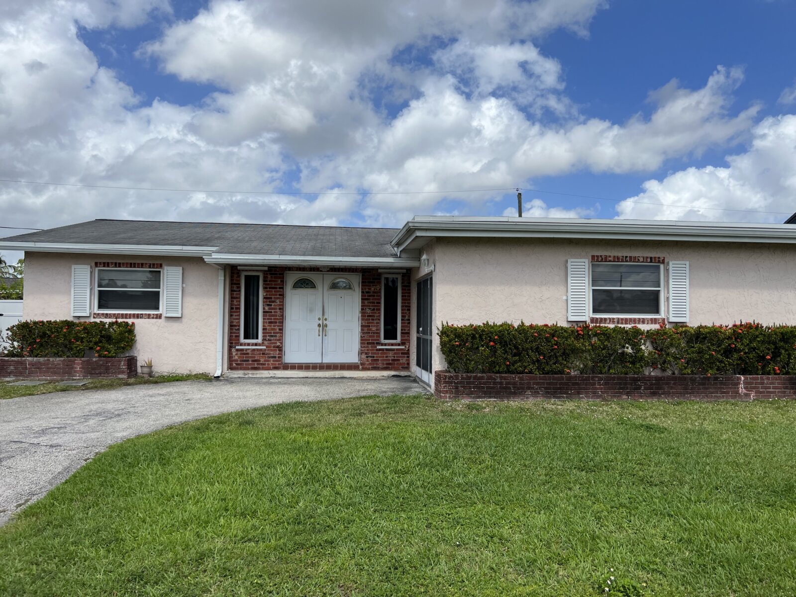 11431 NW 40 Pl, Sunrise, FL 33139