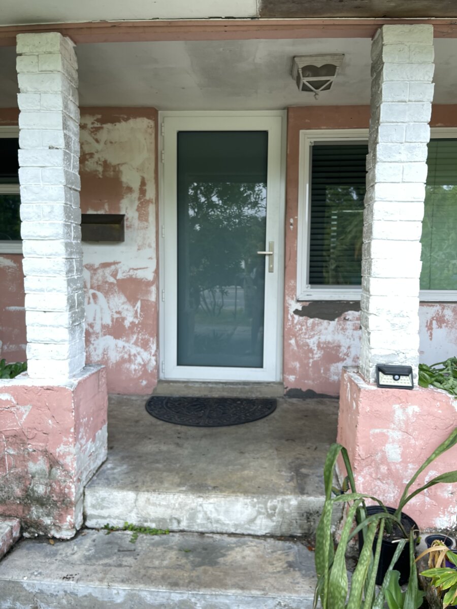 31 NW 135th St, Miami, FL 33168