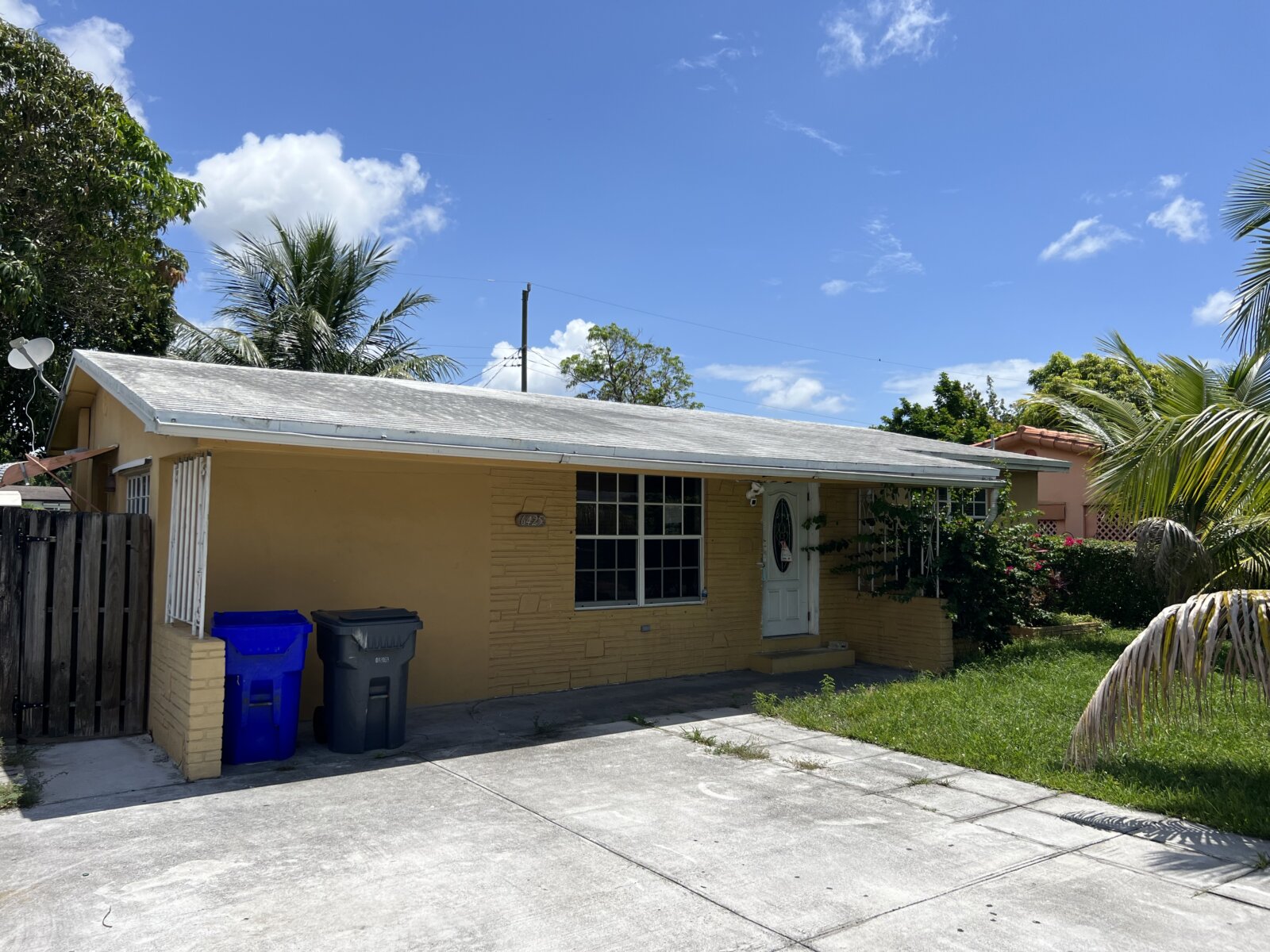 6425 Rodman St, Hollywood, FL 33023