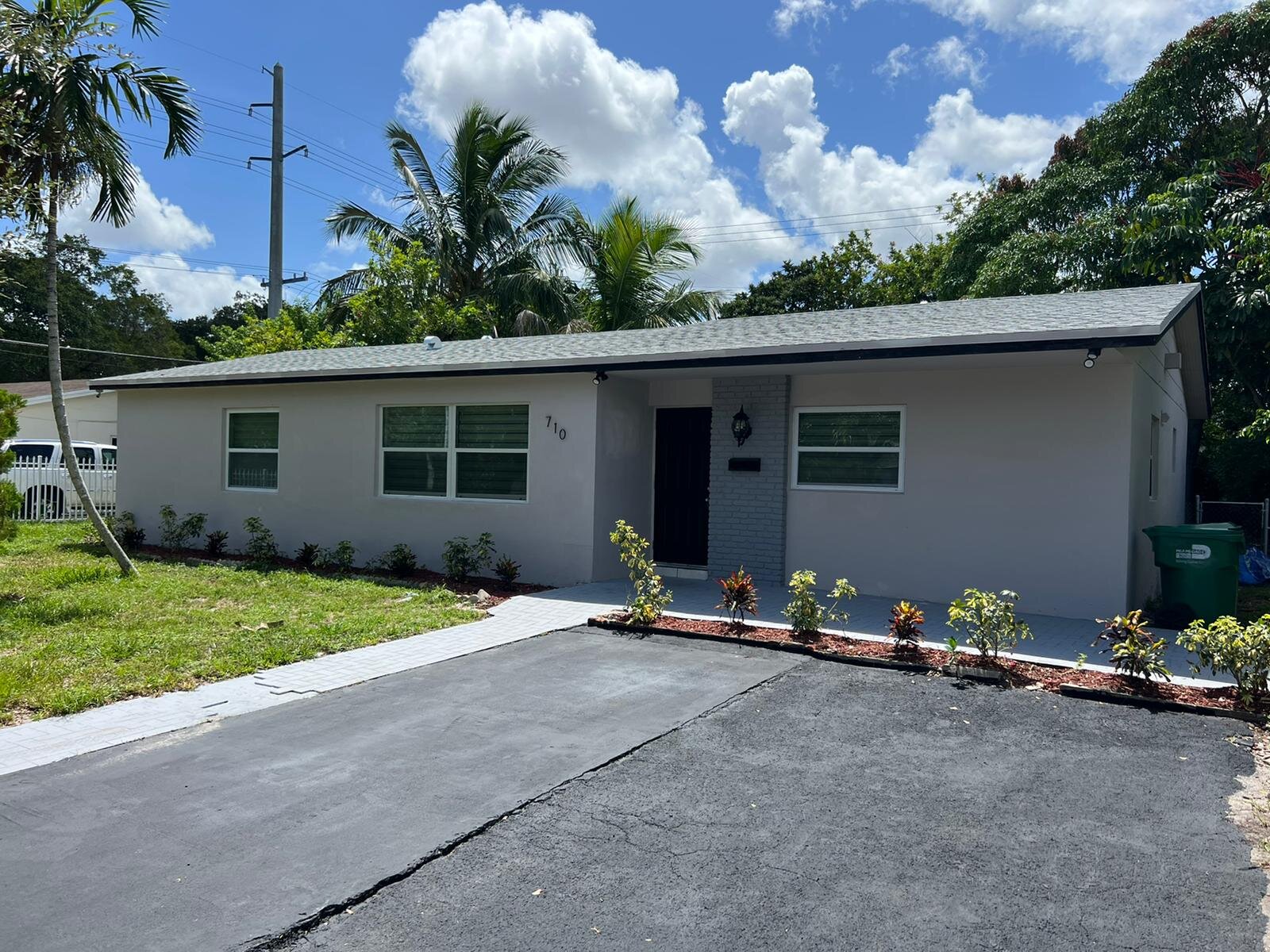 710 NW 200 St
